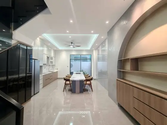 Дом 3 спальни 270 м², фото 2