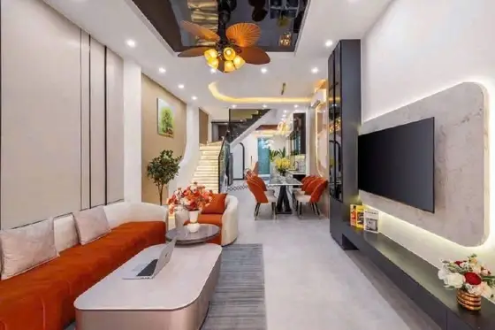Дом 3 этажа 4 спальни 73 м², фото 3