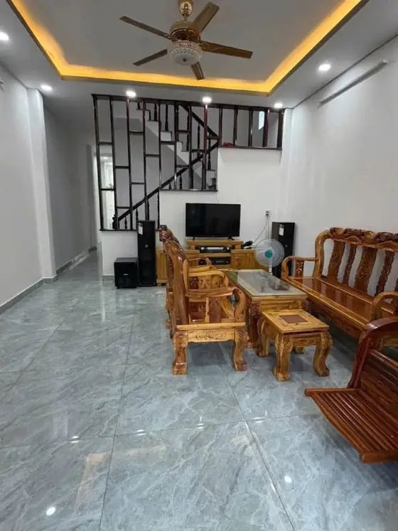 Дом 3 спальни 200 м², фото 1