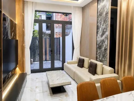 Дом 3 этажа 4 спальни 75 м², фото 2