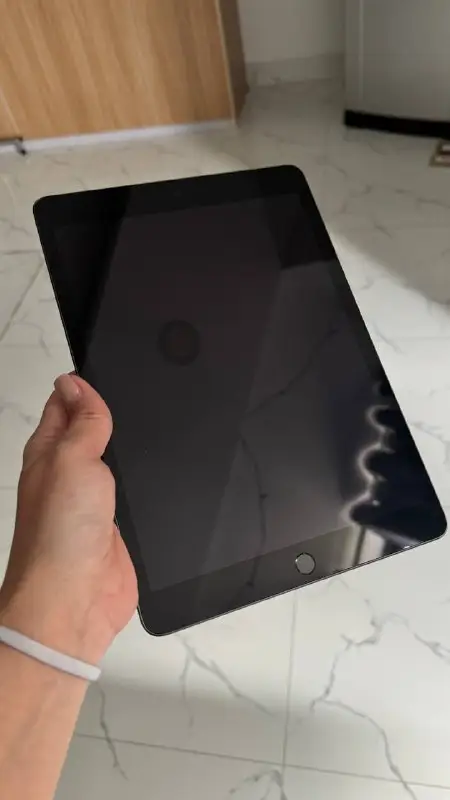 Apple iPad 9 поколения 64 GB Wi-Fi, фото 2