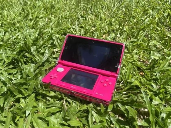 Nintendo 3DS розовая в отличном состоянии, фото 2