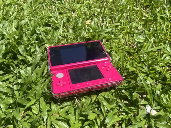 Nintendo 3DS розовая в отличном состоянии, фото 3