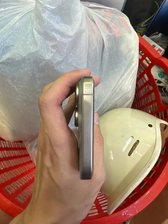 iPhone 16 Pro Max 256 ГБ, фото 2