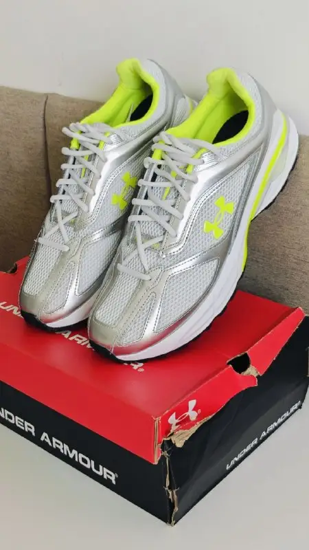 Беговые кроссовки Under Armour HOVR 45 размер, фото 1