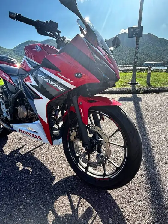 Honda CBR150R 2019 спортивный байк, фото 1
