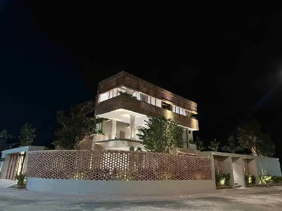 Вилла 439 м² с садом и гаражом, фото 1