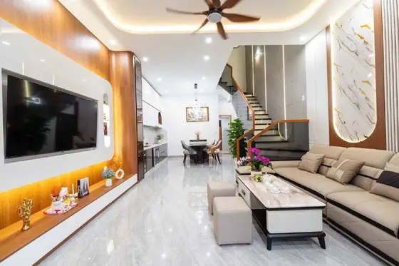 Дом 3 этажа 4 спальни 75 м², фото 1