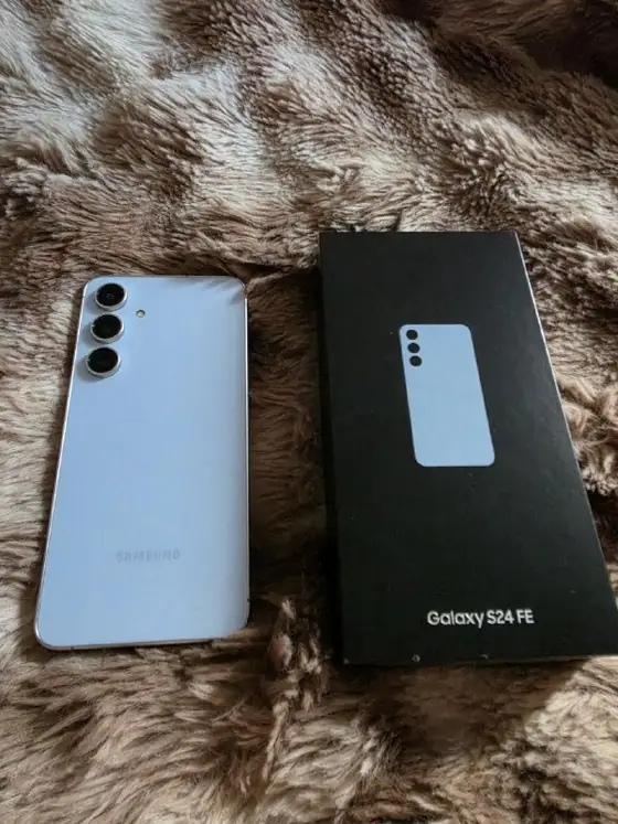 Samsung Galaxy S24 FE 128 ГБ, фото 1