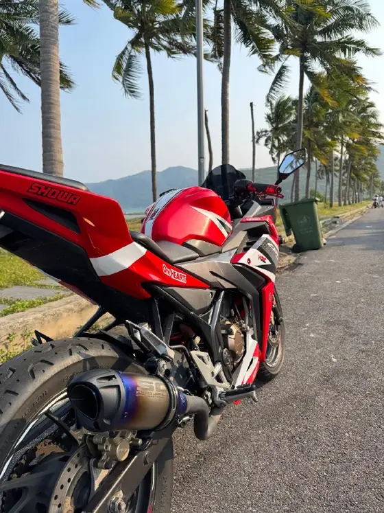 Honda CBR150R 2018 Blue Card в центре, фото 2
