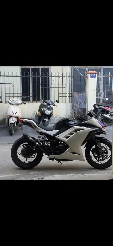 Kawasaki Ninja 300 полный ход, фото 1