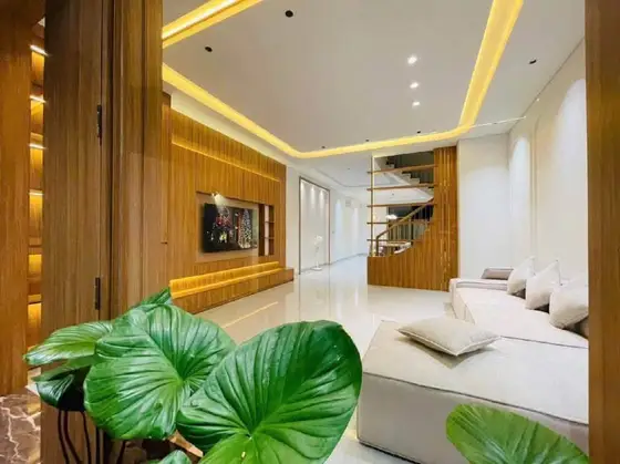 Дом 3 спальни 270 м², фото 1