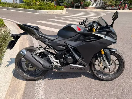 Honda CBR150R, фото 1