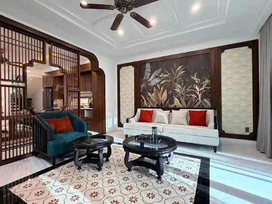 Вилла 3 этажа 4 спальни 370 м², фото 3