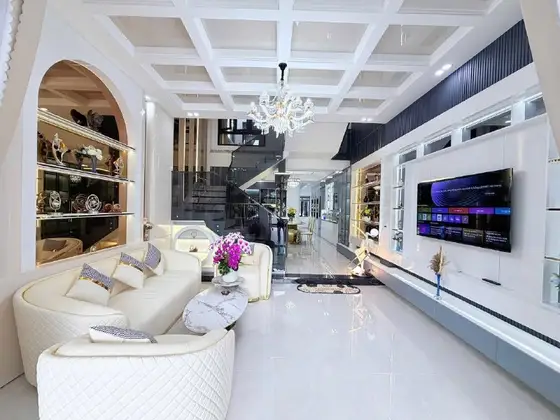 Дом 3 этажа 4 спальни 125 м², фото 2