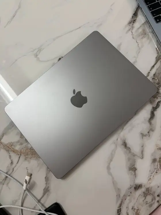 MacBook Air M3 13 дюймов, фото 1