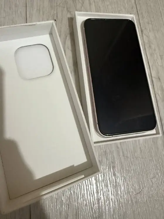 iPhone 13 в идеальном состоянии, фото 1
