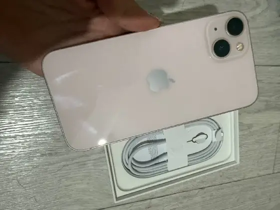 iPhone 13 в идеальном состоянии, фото 2
