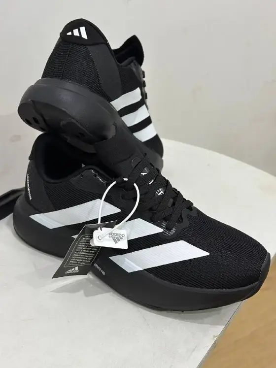 Новые кроссовки Adidas, фото 1