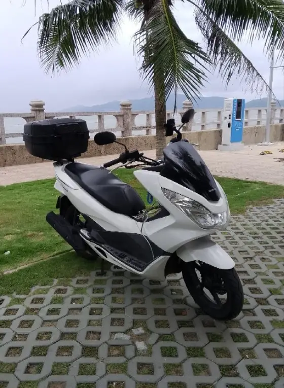 Honda PCX 2017 макси-скутер, фото 2