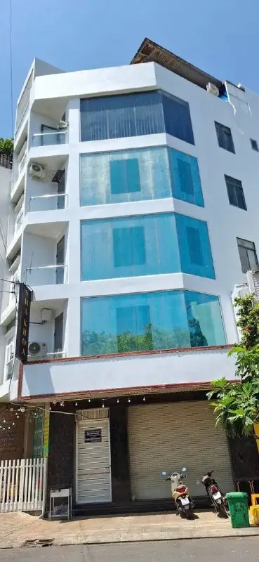 Целый дом 4 этажа Nguyen Thi Minh Khai, фото 1